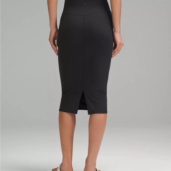 Lululemon Skirt 🌟NWT🌟Nulu Slim Fit High Rise Skirt Sz 6 Black - Picture 4 of 5